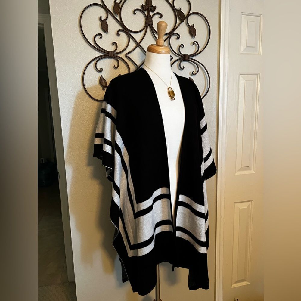 NWT Loft Black & White Cape Sweater size XS/S - Picture 2 of 8